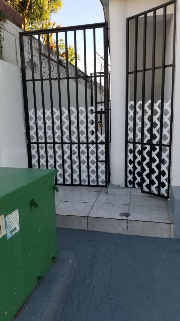 Mh House Apt #1 卡罗莱纳 外观 照片
